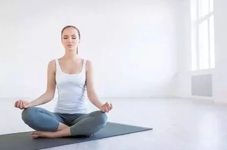 私人瑜伽无内裤福利视频：如何在家中打造舒适的瑜伽环境，提升身心健康与灵活性的方法分享